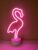 LED flamingo met neonlicht – roze neon licht – Op batterijen en USB – hoogte 29.5 x 14.5 x 8.5 cm – Tafellamp – Nachtlamp – Decoratieve verlichting – Woonaccessoires